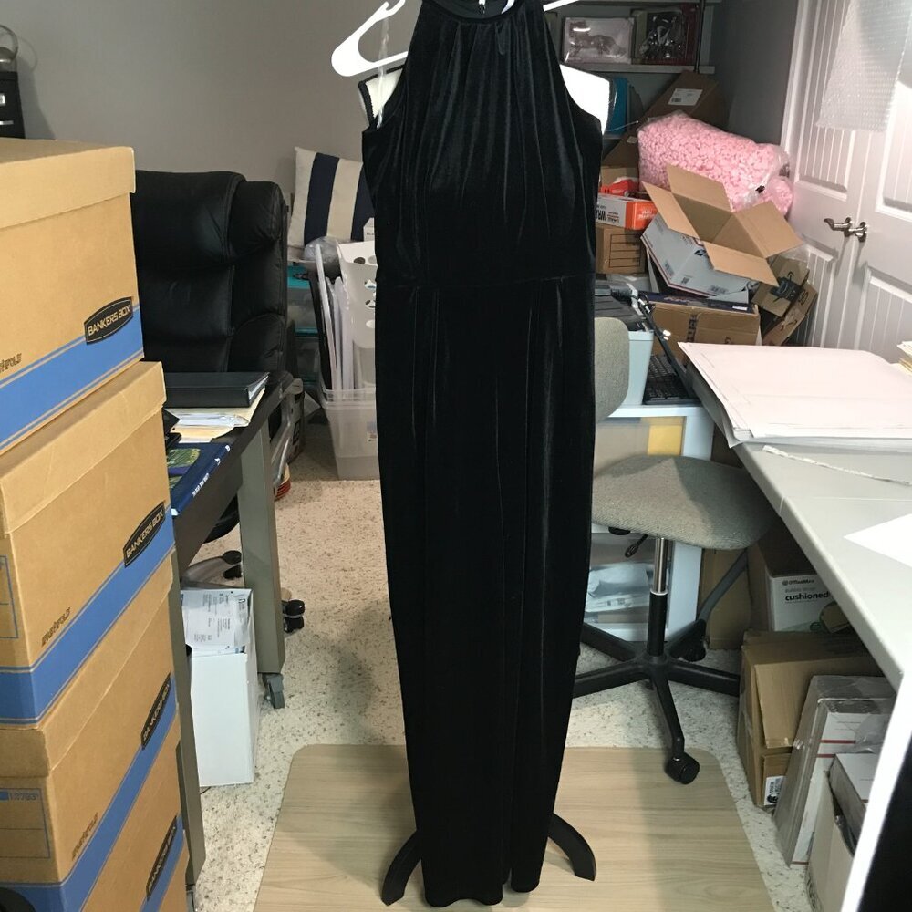 Women's black velvet Carmen Marc Valvo Jumpsuit Size 2